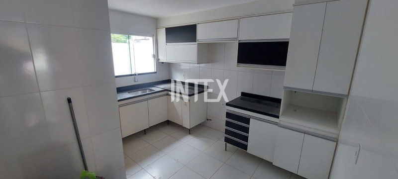 Casa à venda com 4 quartos, 122m² - Foto 9