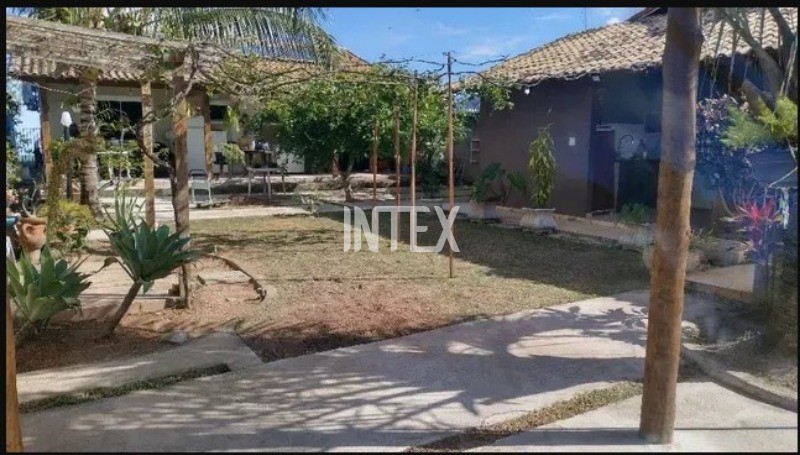 Casa à venda com 4 quartos, 139m² - Foto 1