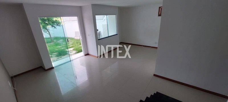 Casa à venda com 4 quartos, 122m² - Foto 4