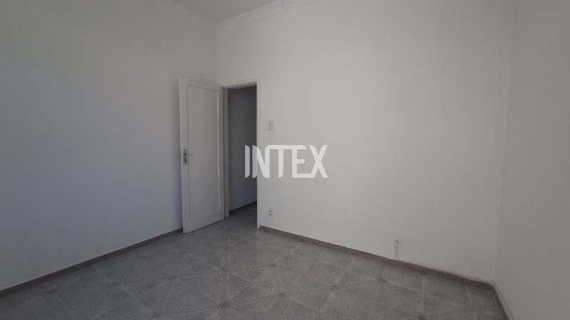 Apartamento à venda com 2 quartos, 72m² - Foto 11