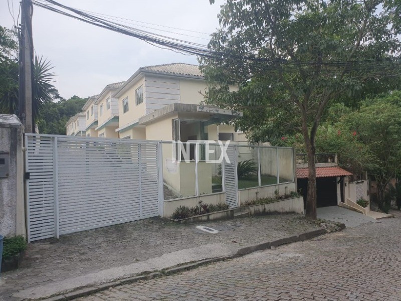 Casa à venda com 3 quartos, 100m² - Foto 2