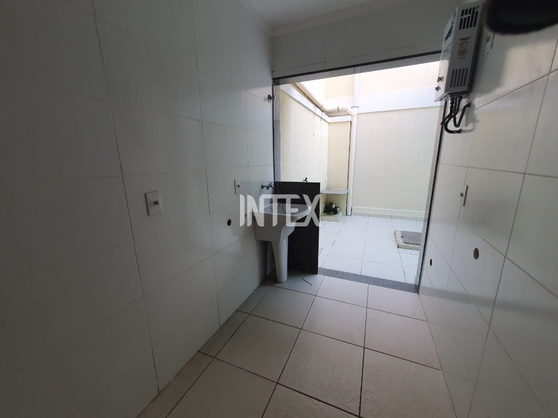 Casa à venda com 3 quartos, 100m² - Foto 25