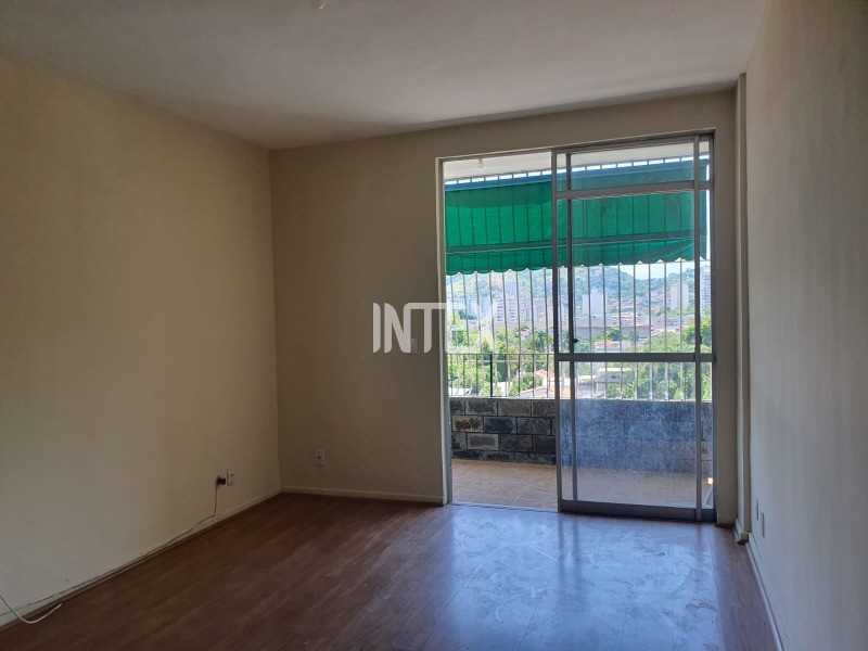 Apartamento à venda com 2 quartos, 80m² - Foto 9