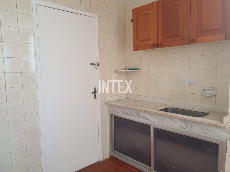 Apartamento à venda com 2 quartos, 80m² - Foto 17