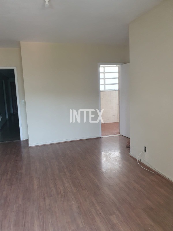 Apartamento à venda com 2 quartos, 80m² - Foto 12