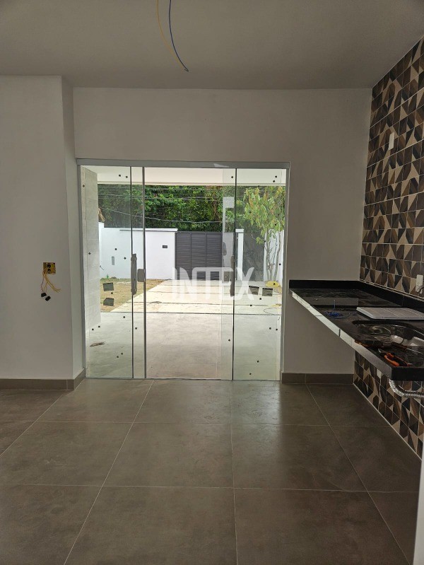 Casa à venda com 3 quartos, 115m² - Foto 3