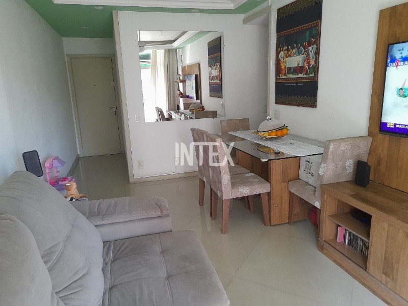 Apartamento à venda com 2 quartos, 76m² - Foto 2