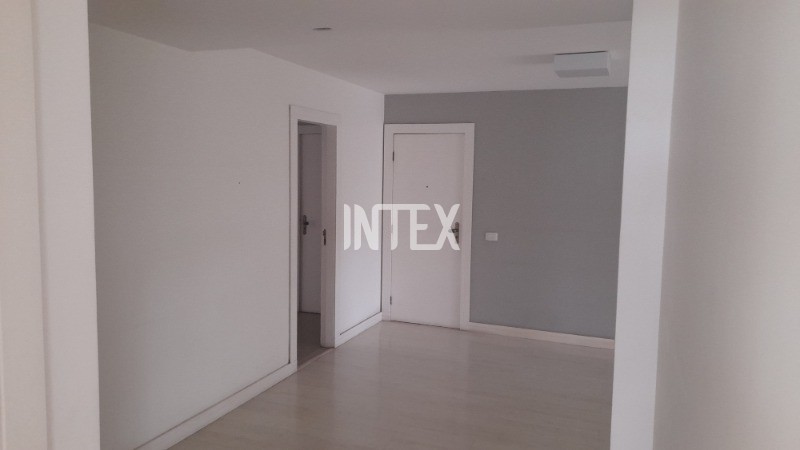 Apartamento à venda com 4 quartos, 135m² - Foto 4