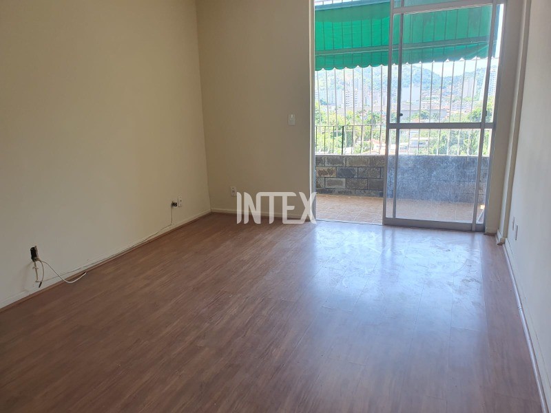 Apartamento à venda com 2 quartos, 80m² - Foto 10