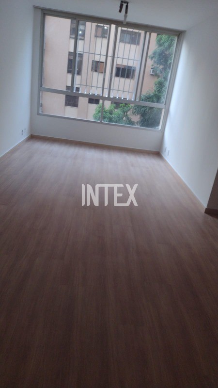 Apartamento à venda com 2 quartos, 80m² - Foto 5