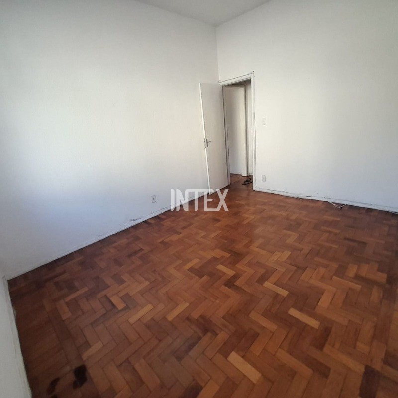 Apartamento à venda com 2 quartos, 60m² - Foto 5