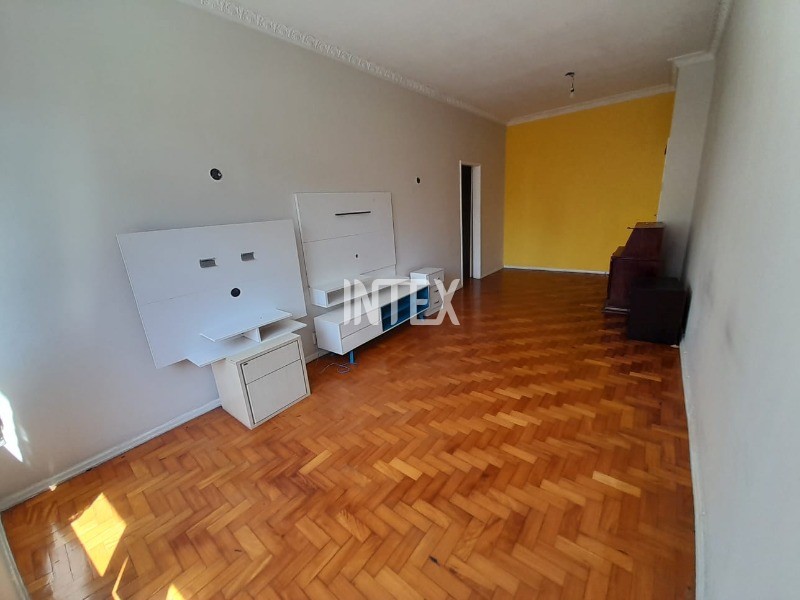 Apartamento à venda com 2 quartos, 83m² - Foto 3