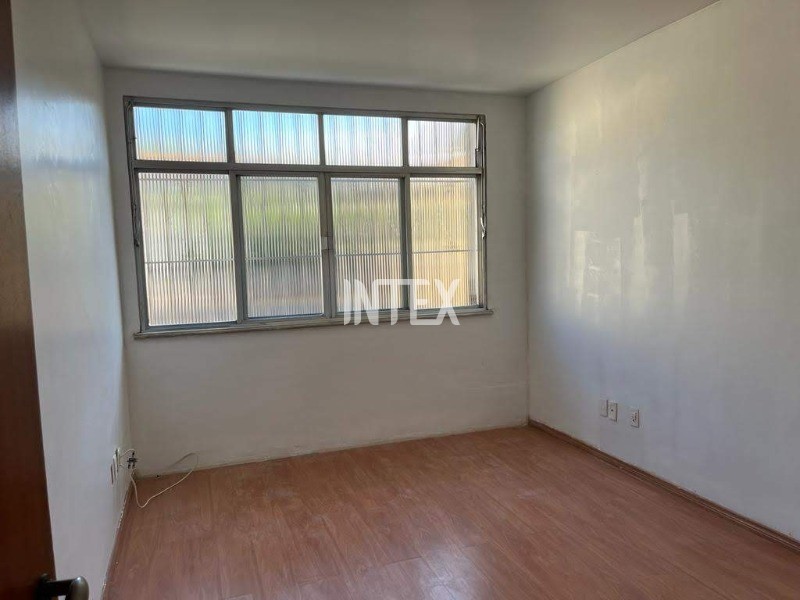 Apartamento à venda com 3 quartos, 130m² - Foto 4