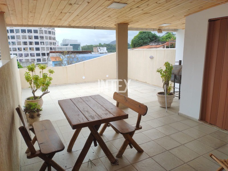 Apartamento à venda com 2 quartos, 70m² - Foto 1