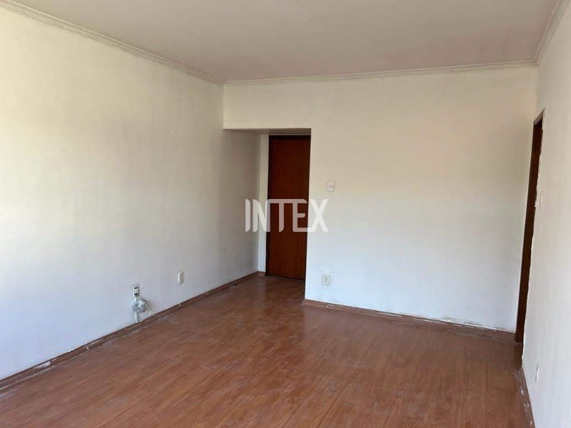 Apartamento à venda com 3 quartos, 130m² - Foto 2