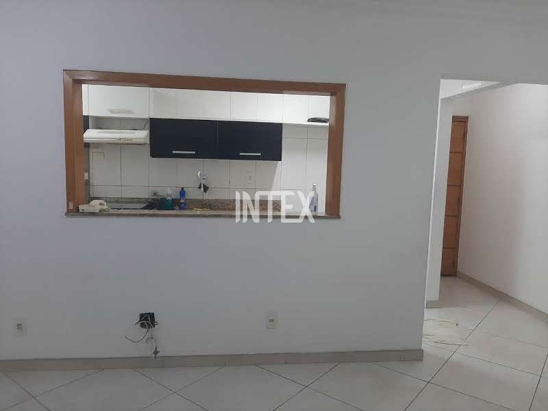 Apartamento à venda com 2 quartos, 80m² - Foto 4