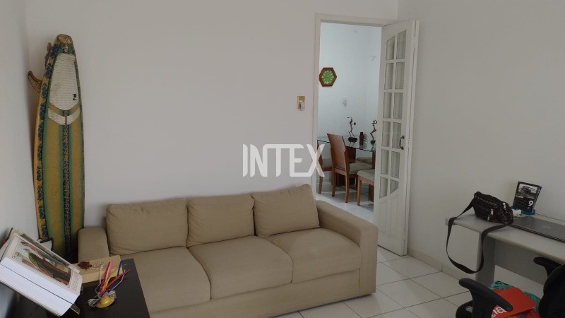 Apartamento à venda com 2 quartos, 70m² - Foto 4