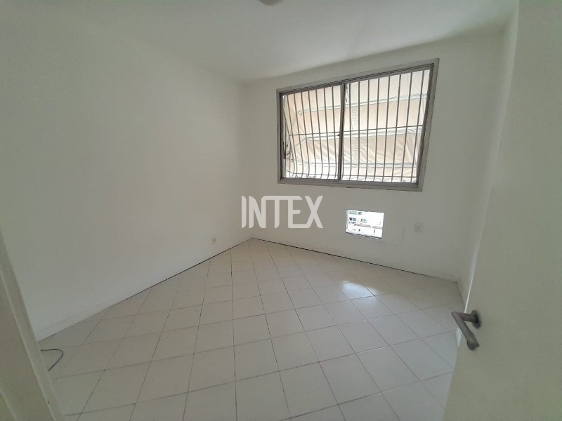 Apartamento à venda com 2 quartos, 80m² - Foto 9