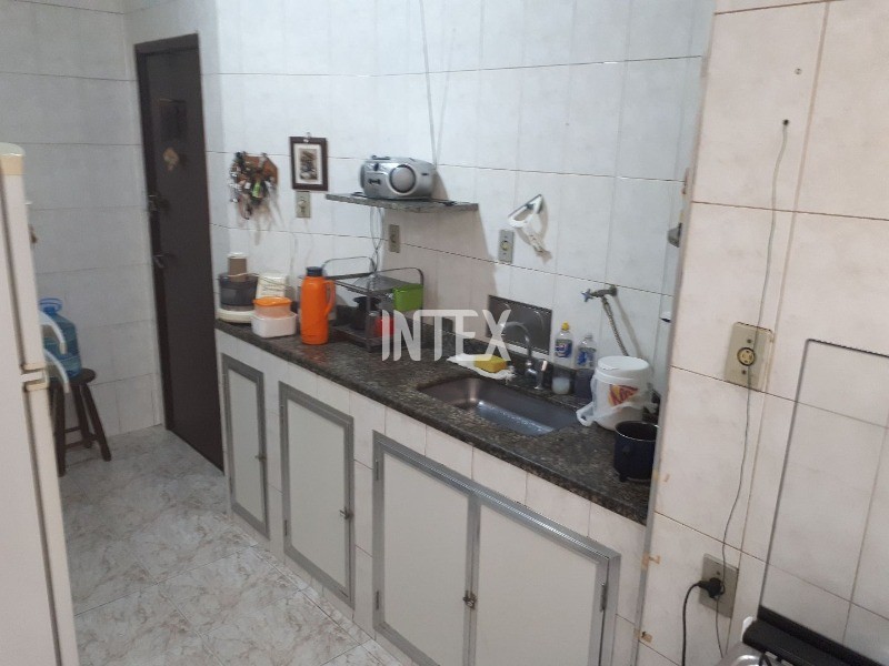 Apartamento à venda com 2 quartos, 80m² - Foto 4