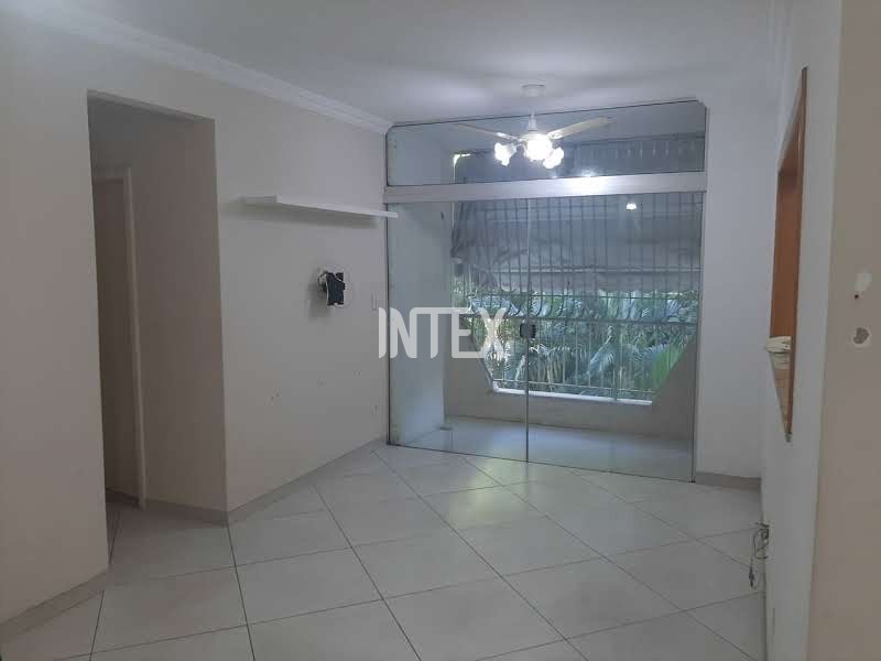 Apartamento à venda com 2 quartos, 80m² - Foto 2