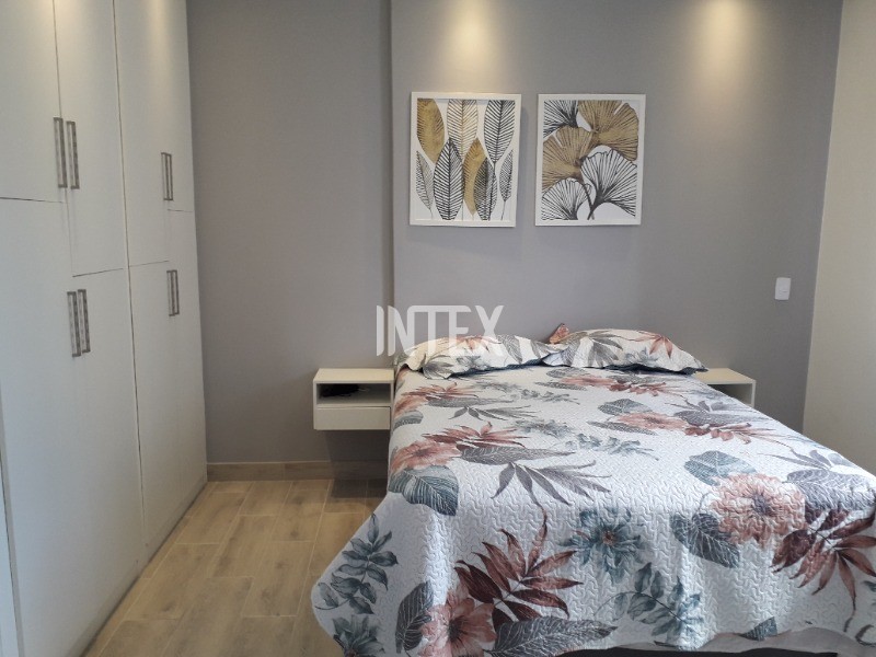 Apartamento à venda com 2 quartos, 80m² - Foto 17