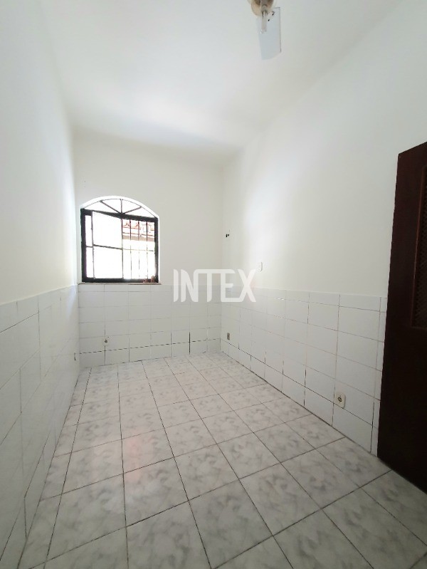 Casa à venda com 3 quartos, 100m² - Foto 13