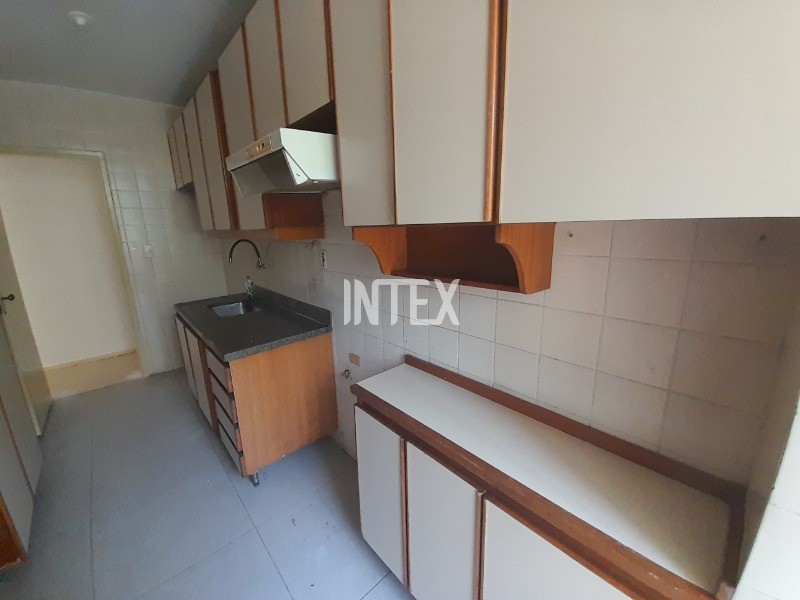 Apartamento à venda com 2 quartos, 70m² - Foto 12