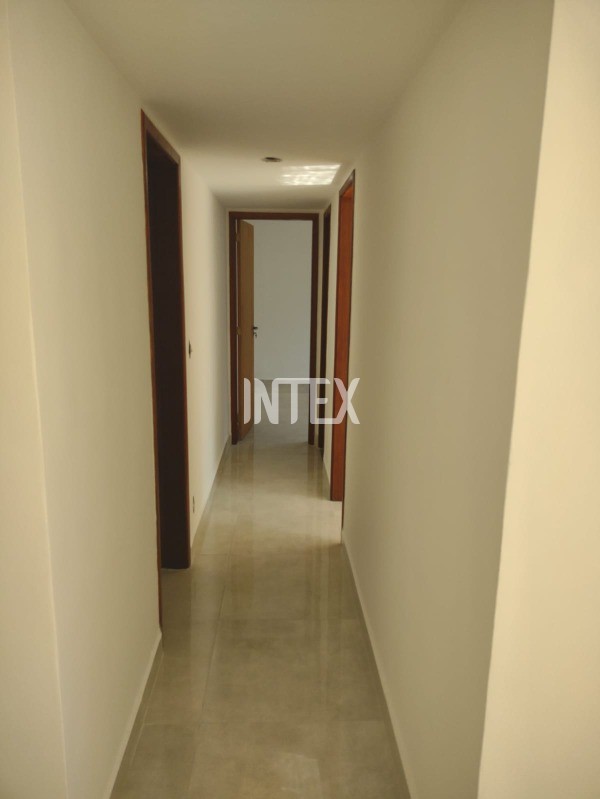 Apartamento à venda com 2 quartos, 80m² - Foto 4