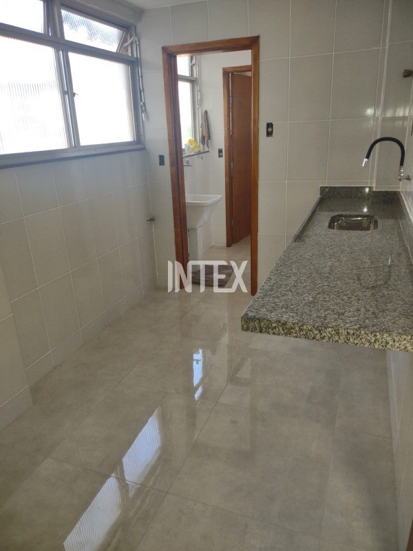 Apartamento à venda com 2 quartos, 80m² - Foto 13