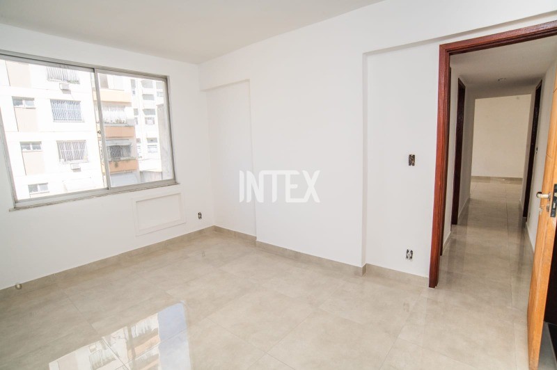 Apartamento à venda com 2 quartos, 80m² - Foto 9