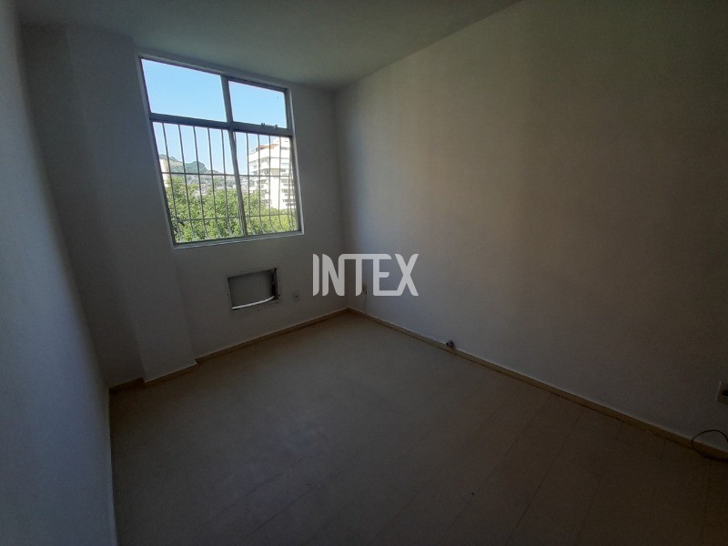 Apartamento à venda com 2 quartos, 70m² - Foto 8