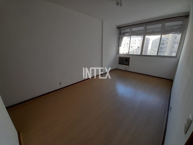 Apartamento à venda com 3 quartos, 76m² - Foto 2