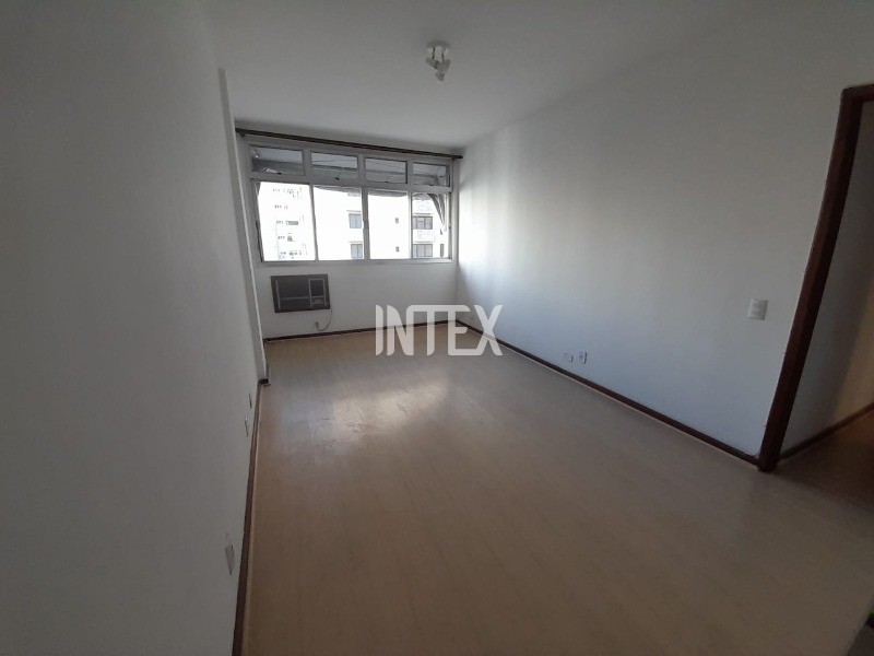 Apartamento à venda com 3 quartos, 76m² - Foto 1