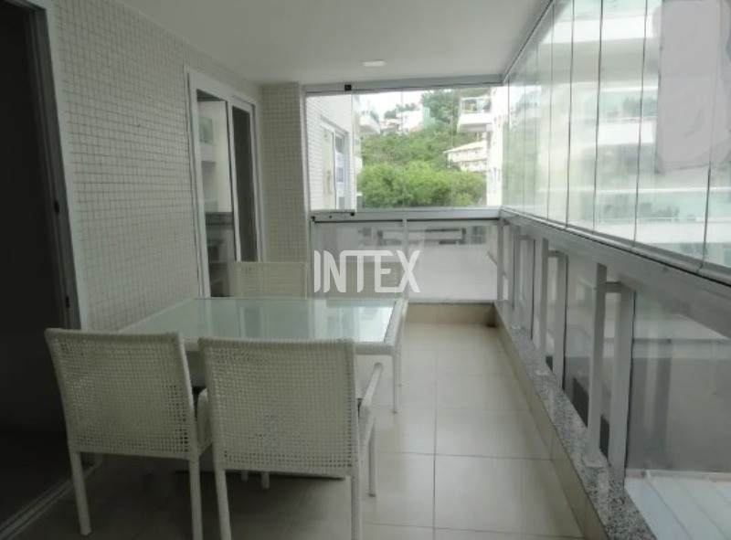 Apartamento à venda com 3 quartos, 118m² - Foto 2