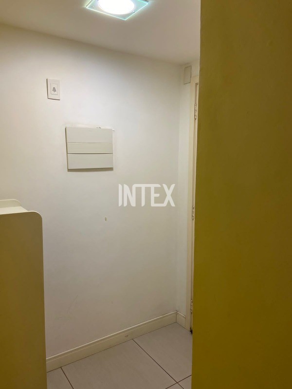 Apartamento à venda com 1 quarto, 60m² - Foto 4