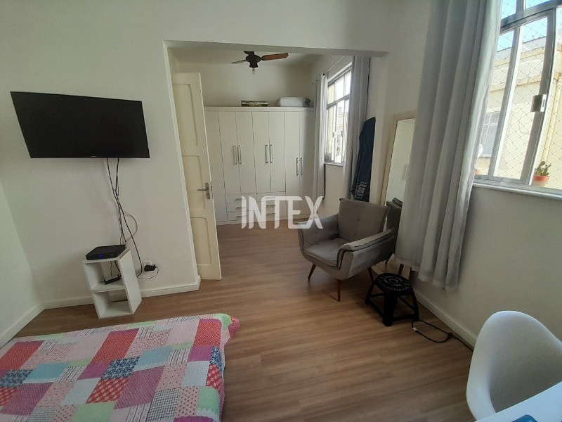 Apartamento à venda com 2 quartos, 75m² - Foto 12