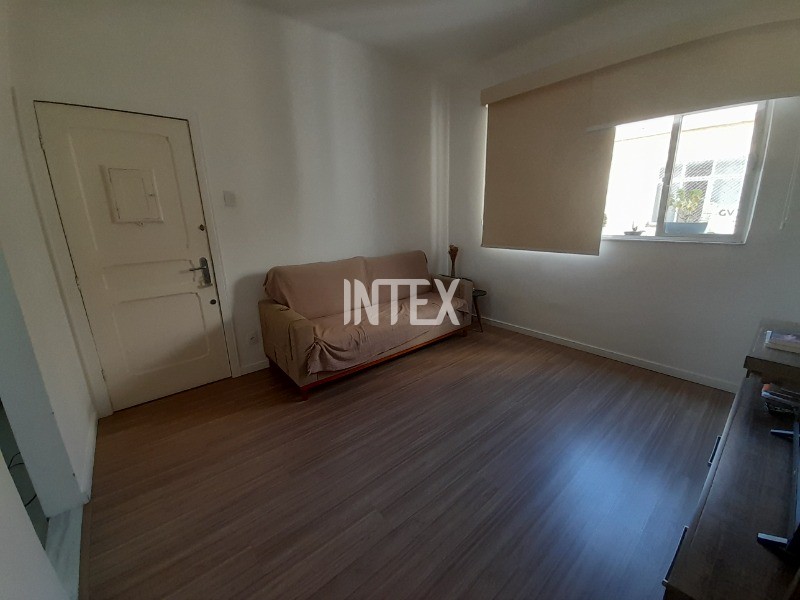 Apartamento à venda com 2 quartos, 75m² - Foto 4