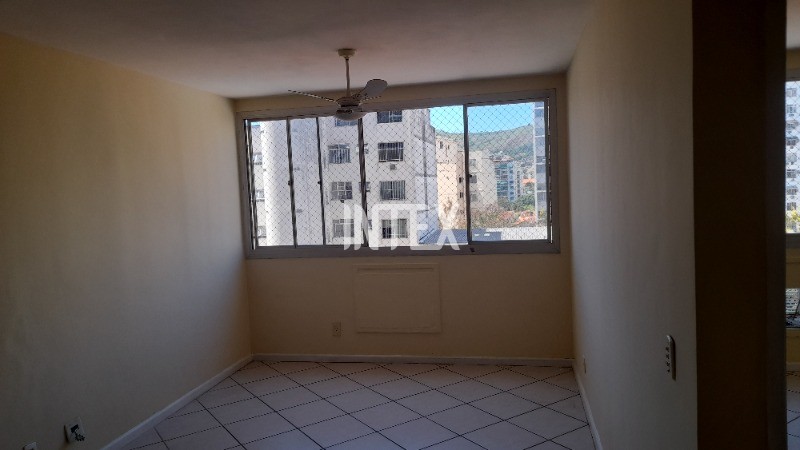 Apartamento à venda com 1 quarto, 60m² - Foto 2