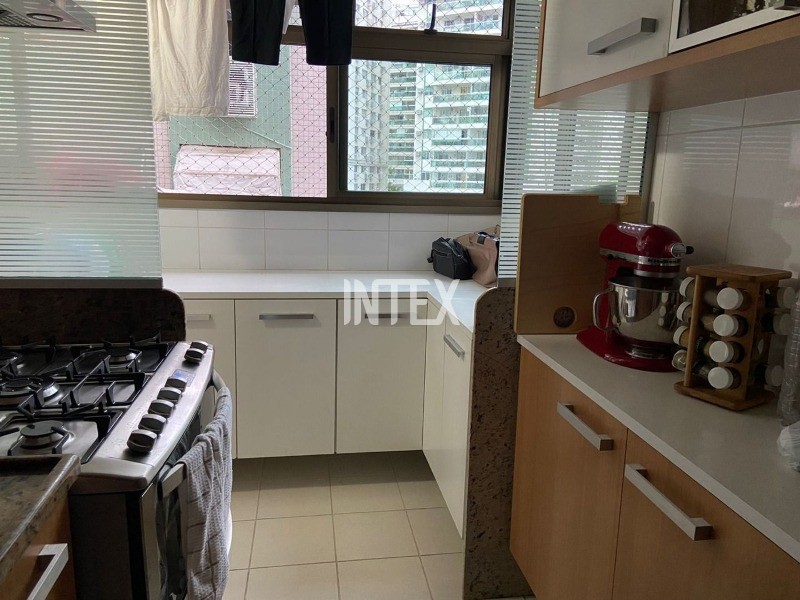 Apartamento à venda com 2 quartos, 90m² - Foto 24