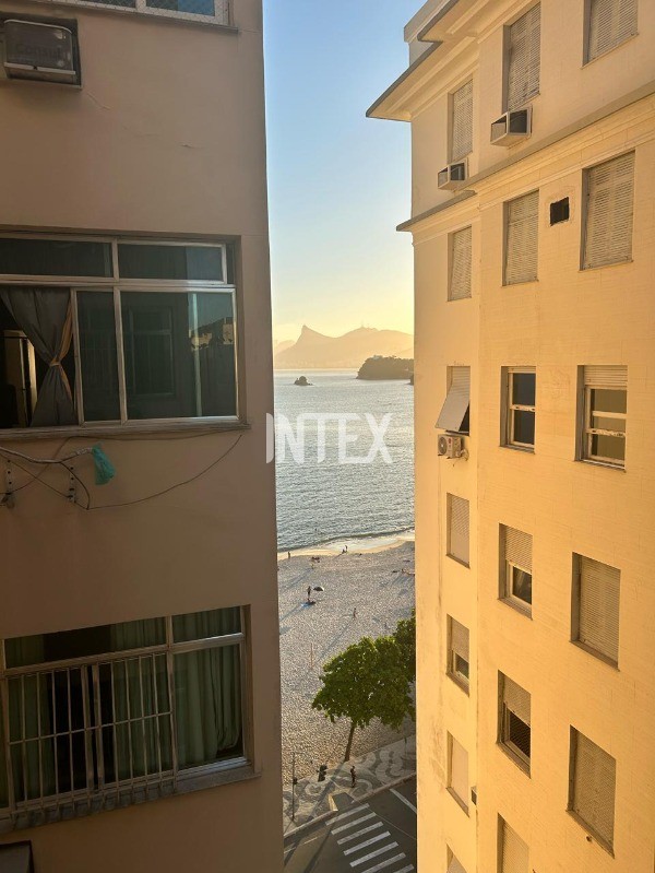 Apartamento à venda com 3 quartos, 180m² - Foto 7