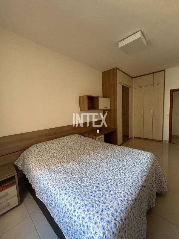 Apartamento à venda com 3 quartos, 180m² - Foto 5