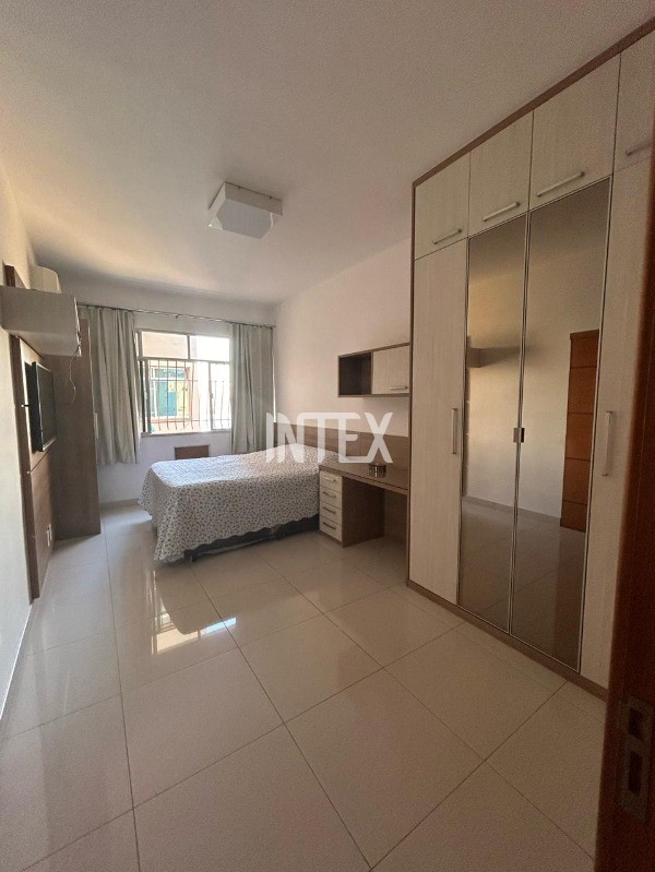 Apartamento à venda com 3 quartos, 180m² - Foto 8