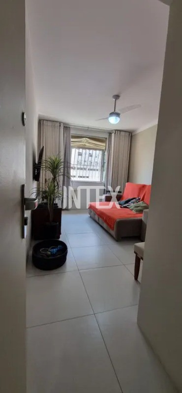 Apartamento à venda com 2 quartos, 90m² - Foto 2