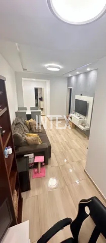 Apartamento à venda com 2 quartos, 80m² - Foto 2