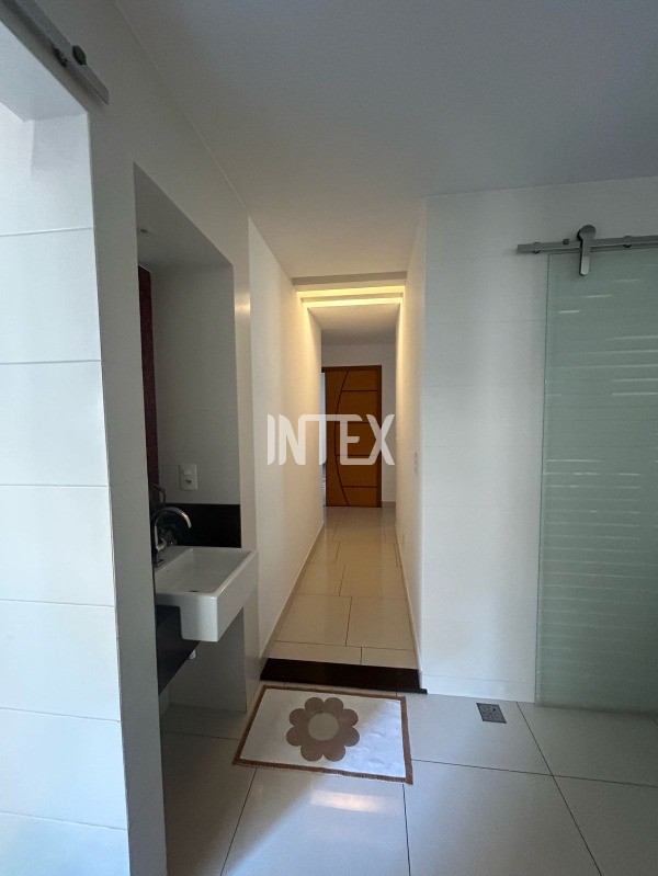 Apartamento à venda com 3 quartos, 180m² - Foto 17