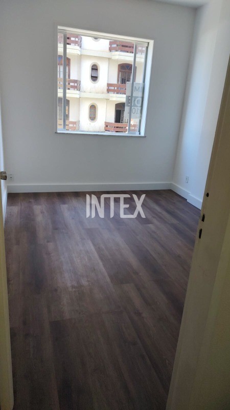 Apartamento à venda com 1 quarto, 38m² - Foto 2