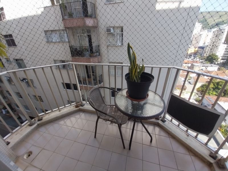 Apartamento à venda com 3 quartos, 100m² - Foto 3