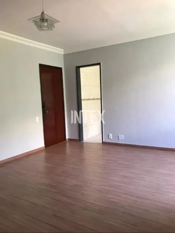 Apartamento à venda com 2 quartos, 65m² - Foto 2