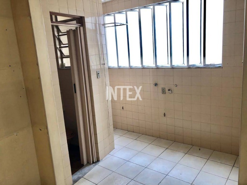 Apartamento à venda com 3 quartos, 130m² - Foto 17