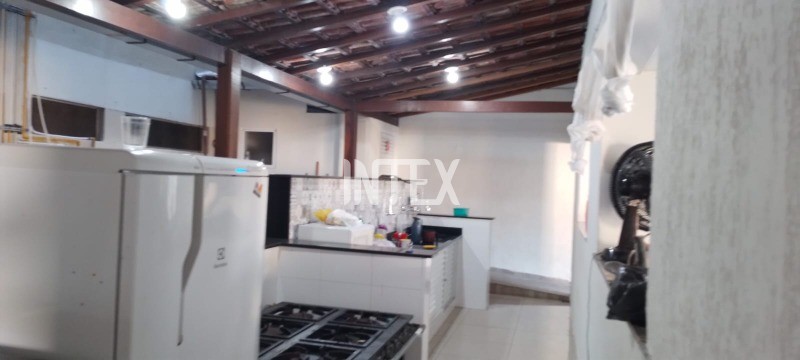 Apartamento à venda com 2 quartos, 70m² - Foto 29